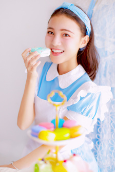 俏女性花开